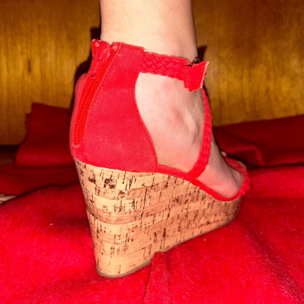 Red Wedges